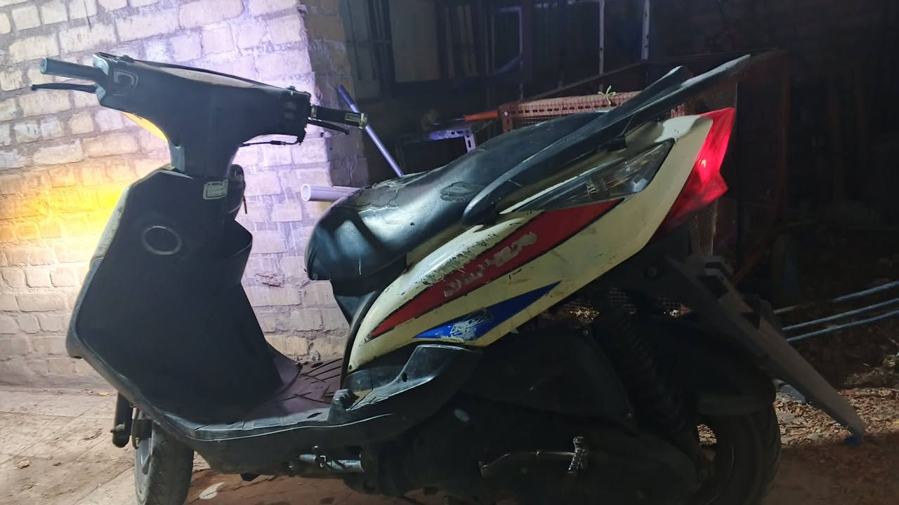 دراجة ثعلب GTR للبيع
دراجة نظيفة خيط دخان ابد ما بيها مكينتها ناعمه و نكره سلف + هندر  وشرط الفحص فقط يحتاج كفرات والأشاير عطلانه وترجع الدراجة بلادية 
السعر 380 الف وبي مجال للطيبين 
مكاني بغداد


**إذا كنت صاحب هذا الإعلان وتريد حذفه لأي سبب، رجاءا أرسل رسالة إلى الدعم الفني**