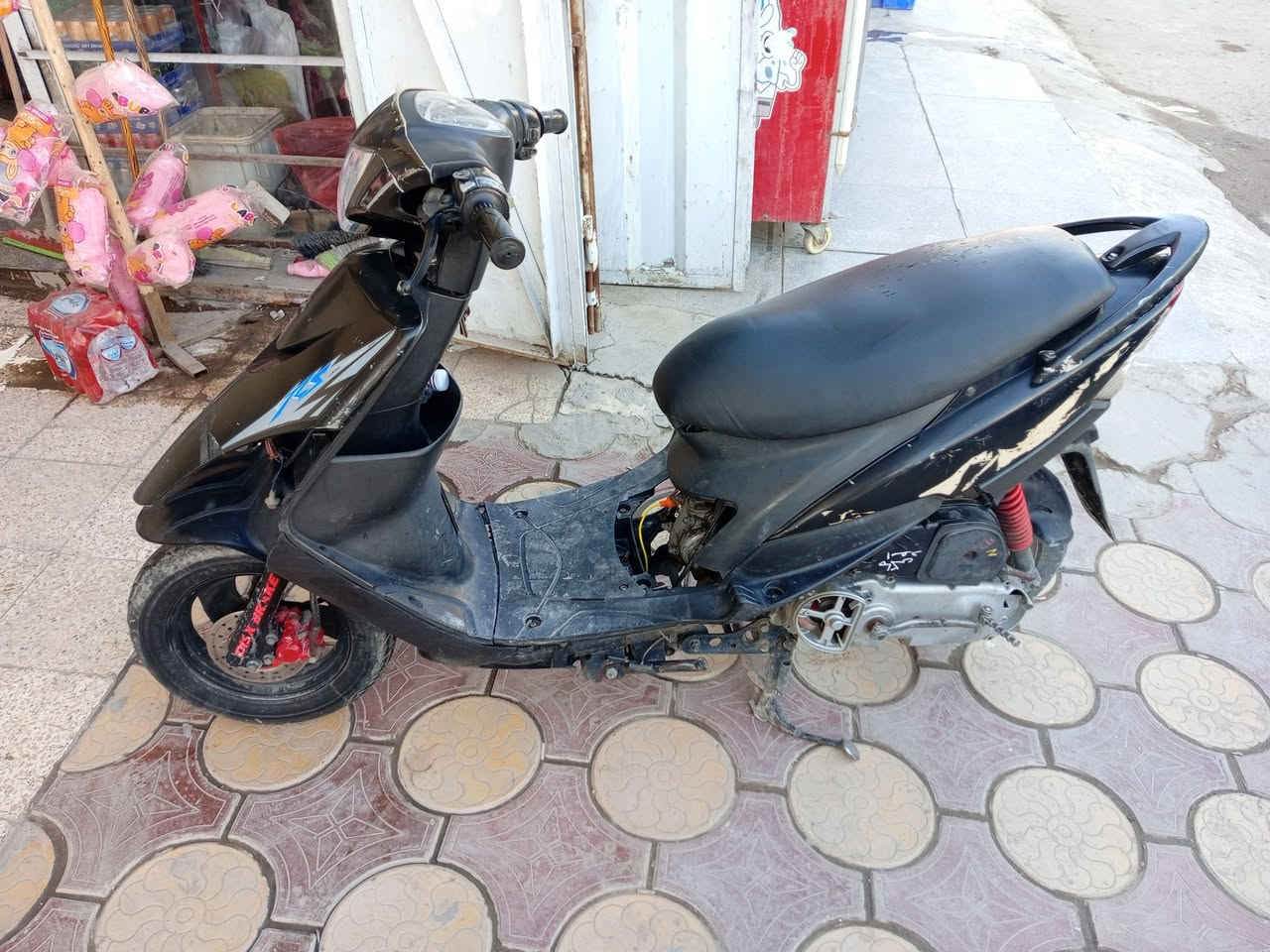 سلام عليكم  
ماكس عدله دراجه حلوه بيهه نوقص قليله الدراجه كامله كهربائيات كلهه شغاله  *********** مكاني الشعب
