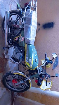 دراجه أراني موديل 23 أوراق كامله مكينه ما مفتوحة سعر 700 وبيهه مجال 07...