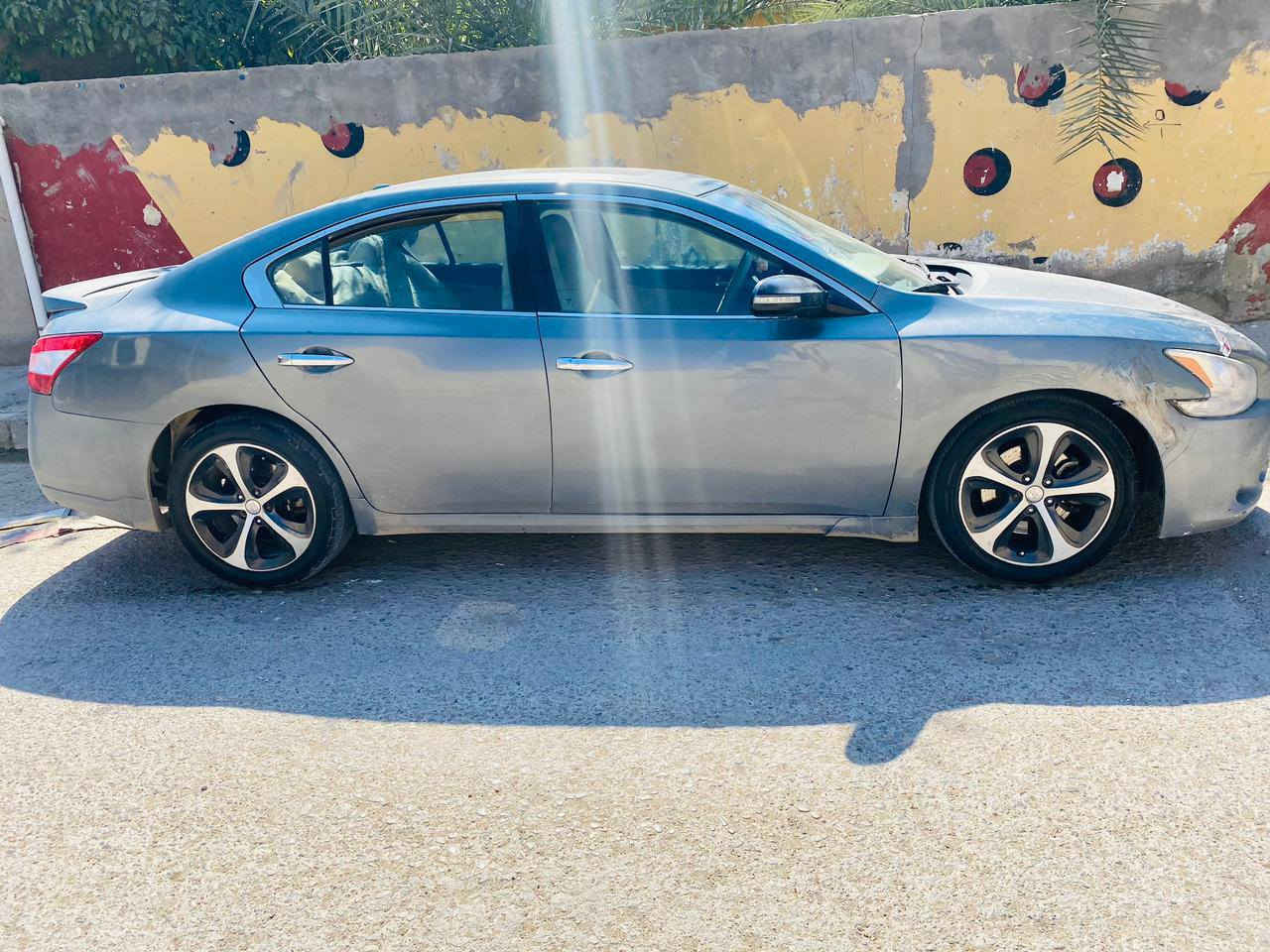 نيسان مكسيما مديل 11 فول مواصفات 
بصمه فتحه قمارة اشاير مري و سستم سماعات + مضخم مكينة 3.5 
6 سلندر اقتصادية 
وبعد بيها هواي مواصفات 

رقم انكليزي شمالي 
ضرية جاملغ عكس السايق بدون لغود وبودون دواخل 
بيع لو مراوس حسب القناعة
السعر 90 
*********** الصويرة, واسط
