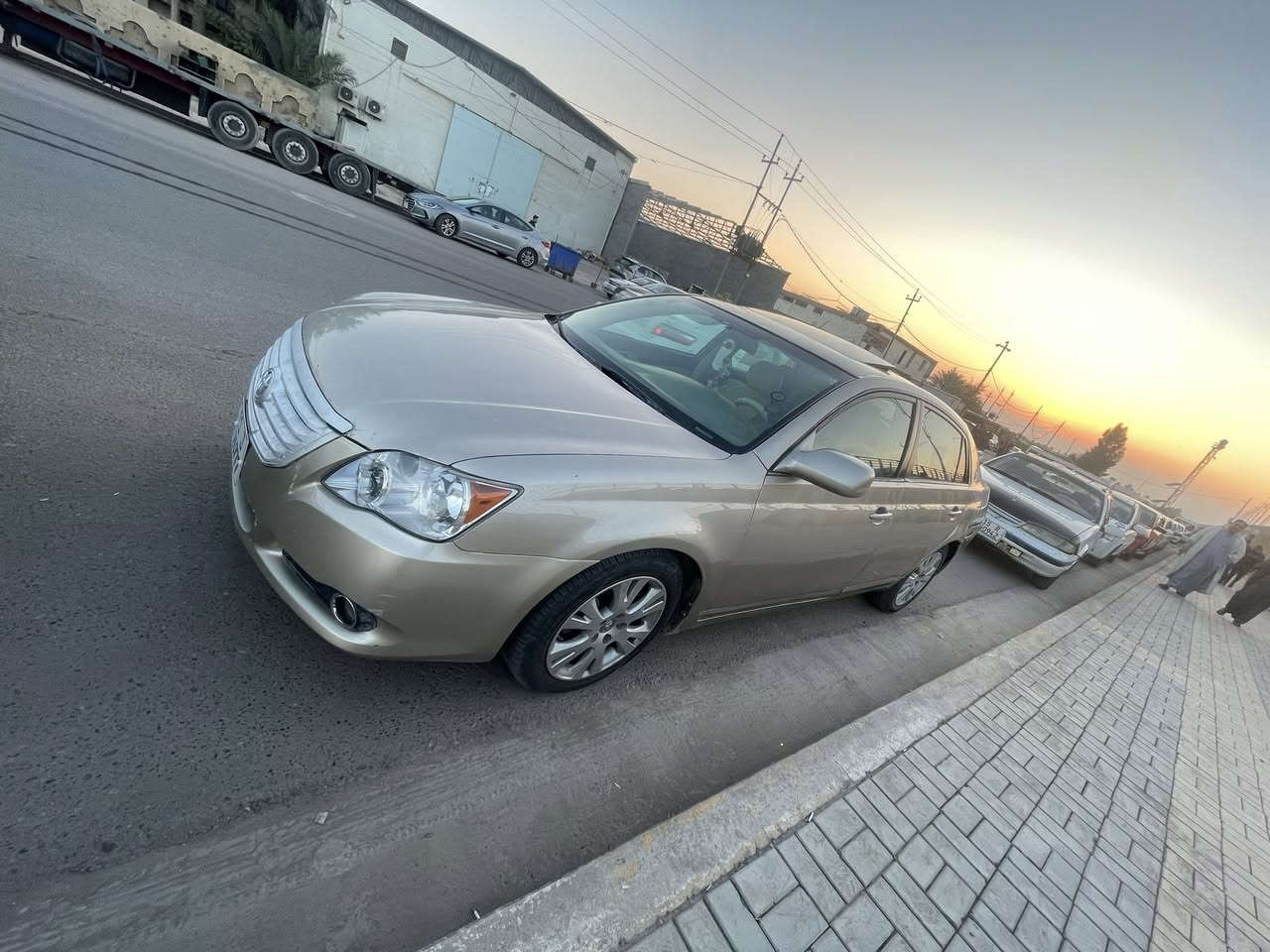 افيلون 2008 وارد أمريكي 
فول عدى البصمه 
كير محرك مكفولات تبريد 
مصبوغه عام حادثها الصندوگ 
رقم بغداد الجديد بأسمي هزه سنويه جديد 
مكاني بغداد ابو غريب 
***********💙
السعر85 وبي مجال
