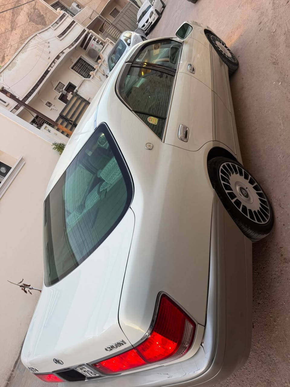 السلام عليكم ملكة 2003 اصل
رقم بصرة الجديد بااسمي تحويل ثاني يوم 
مواصفات الملكة معرفة مكفولة من الگص 
فوول مواصفات  ثلاث دكم 
سيارة جاهزة 
السعر /148وبيهة مجال
مكان السيارة /بغداد الدورة
للتواصل واتساب/***********
