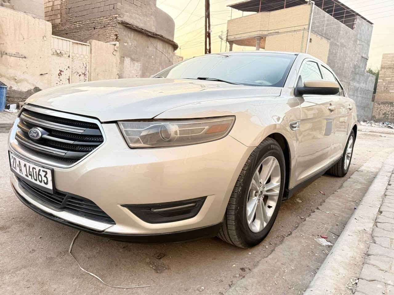 فورد تورس امريكي 2018
حادثها بالصور كلش خفيف 
ايرباك ستيرن فقط وراجع سستم 
باقي السيارة كفاله 
مواصفات 
نضام ترحيب
سستم الصوت سوني ارقى سستم
أنظمة قيادة سبورت وعادي
مثبت سرعة
شاشه كبيره 
حساسات خلفيه 
كامرة خلفيه 
تدفئة بالكشنات
تحكم ستيرن 
كشنات كهربائيه
محرك 3500 كفالة وگير كفاله
تبريد ثلج 
ماشيه 92 ميل
ويل 20 رياضي
لايت زنون
بصمه تشغيل
تشغيل عن بعد
رقم ذي قار حرة
مكان السيارة بصرة
راعيها بصرة وتحويل بكل مكان
السعر 139 
رقم راعيها الاصلي 
***********
