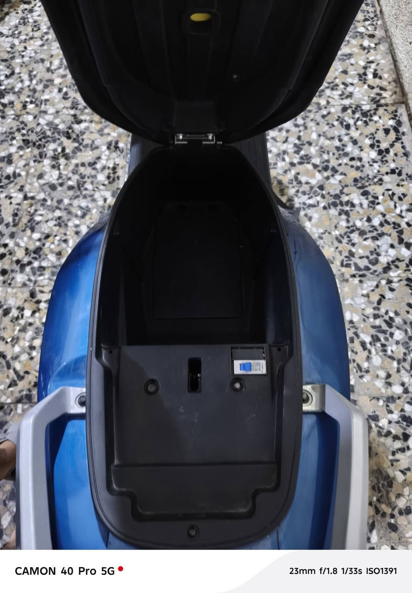 سلام عيكم دراجة شحن GT9 الشكل الجديد/ 6 بطاريات/ ملف 2000/ سرعة 80حقيقي/ مثبت سرعة/ شاشة ديجيتال/ نظام تشغيل بصمة/ وتشغيل عن بعد/ مقعد الدراجة نفخ/ لايت أمامي الشكل الجديد/ إشارة أمامية لد/ إشارة خلفية لد/ بك لايت لد/ سعر الدراجة 900 وبيهة مجال بسيط/ العنوان البصرة الكزيزة/ لتواصل ***********
