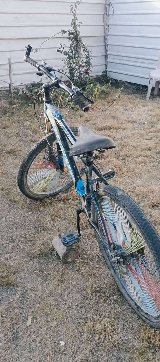 السلام عليكم بايسكل البيع تضيف سعره 80 وبي مجال تره مستعجل علي مكاني بغداد حي جهاد رقم الهاتف  ***********
