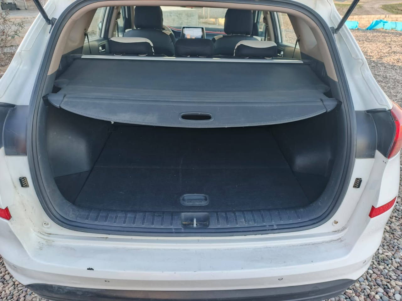 هونداي توسان خليجي
موديل ٢٠٢٠ 
رقم دهوك انگليزي بسمي 
لون ابيض 
٤ سلندر ٥ راكب 
محرك 20 شرط
فوووووول مواصفات ١/١
بصمتين: تشغيل وتقفيل
كشنات ٢ كهرباء 
شاحن وايرلس 
شاشة كبيرة اندرويد 
كامرة  اصلية 
مري شفط مع القفل 
حساس امامي وخلفي 
3 انظمة قيادة 
تحكم استيرن فول  
شاشة اعطال بلدشبول  
اريل زعنفة المرغوب
هند بريك برجل  
تبريد قطعتين
لد امامي وخلفي 
لد انعطاف تلقائي
لايت زنون اصلي 
اضواء ترحيب بليدات  
يدات نيكل اصلي 
اشاير بلمري 
٥ ويل كب 
تخم تاير جديد 
مبدل بونيد فقط
ماشية 190 الف  
كير ومكينة وصدر وحدادية شرط 
الرقم الدولي الجديد 
سيارة جديدة  تراي وين ماتريد
بيع او مراوس حسب القناعه 
 ***********
