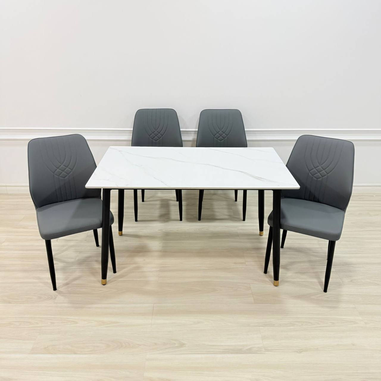 ميز طعام 4 كرسي رجل حديد
دوشمه جلد سطح الميز رخام مزجج 
قياس الميز 4 كراسي 70*120 سم
قياس  الميز 4 كراسي 80 *140سم
للحجز ولاستفسار مراسله الصفحه 🌷
🚛🚛🚛🚛🚛🚛
تتوفر لدينا خدمة توصيل
كافه محافظات العراق


**إذا كنت صاحب هذا الإعلان وتريد حذفه لأي سبب، رجاءا أرسل رسالة إلى الدعم الفني**