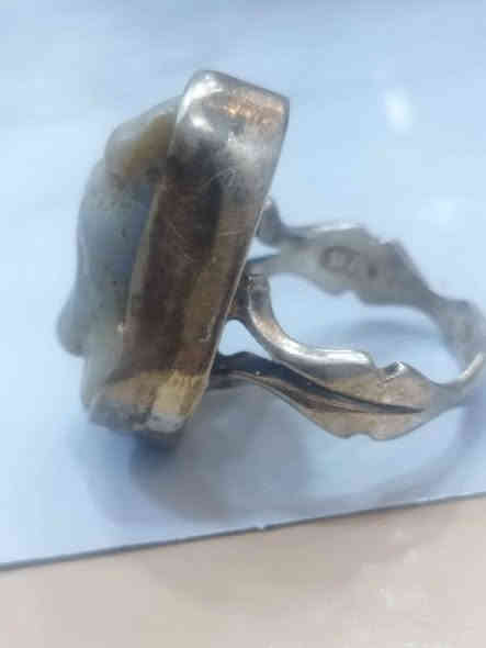 للمهابه والوجاهه وسياده وعقد الالسن الظالمه للمحبه بين الناس ((زوعه حيه مشروطه مصوره واضح ممجروخه ملاكط منكوله ومجربه للمحبه والجذب وعقد السان وتسهيل الامور باذن الله تعالئ ((زوعه حيه معطفه )) السعر 100الف مع الختم وتوصيل للاستفسار *********** عمارة
