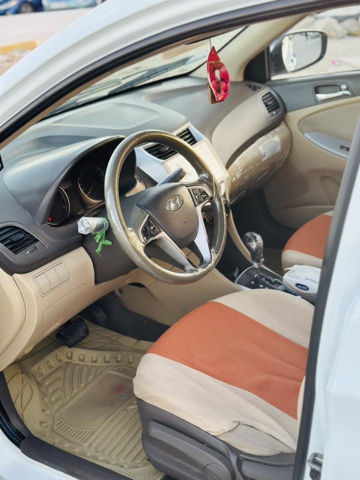 السلام عليكم اكسنت مديل ٢٠١٥ خليجي مكينه ١٦٠٠ دوش سياره كفاله من تبديل وضربه القويه بيه رشات صبغ خفيفه ويل كب كروم شاشه ايباد فتحه فول  كير ومكينه كفاله سياره بأسمي مكانه ناصريه مركز 
***********
