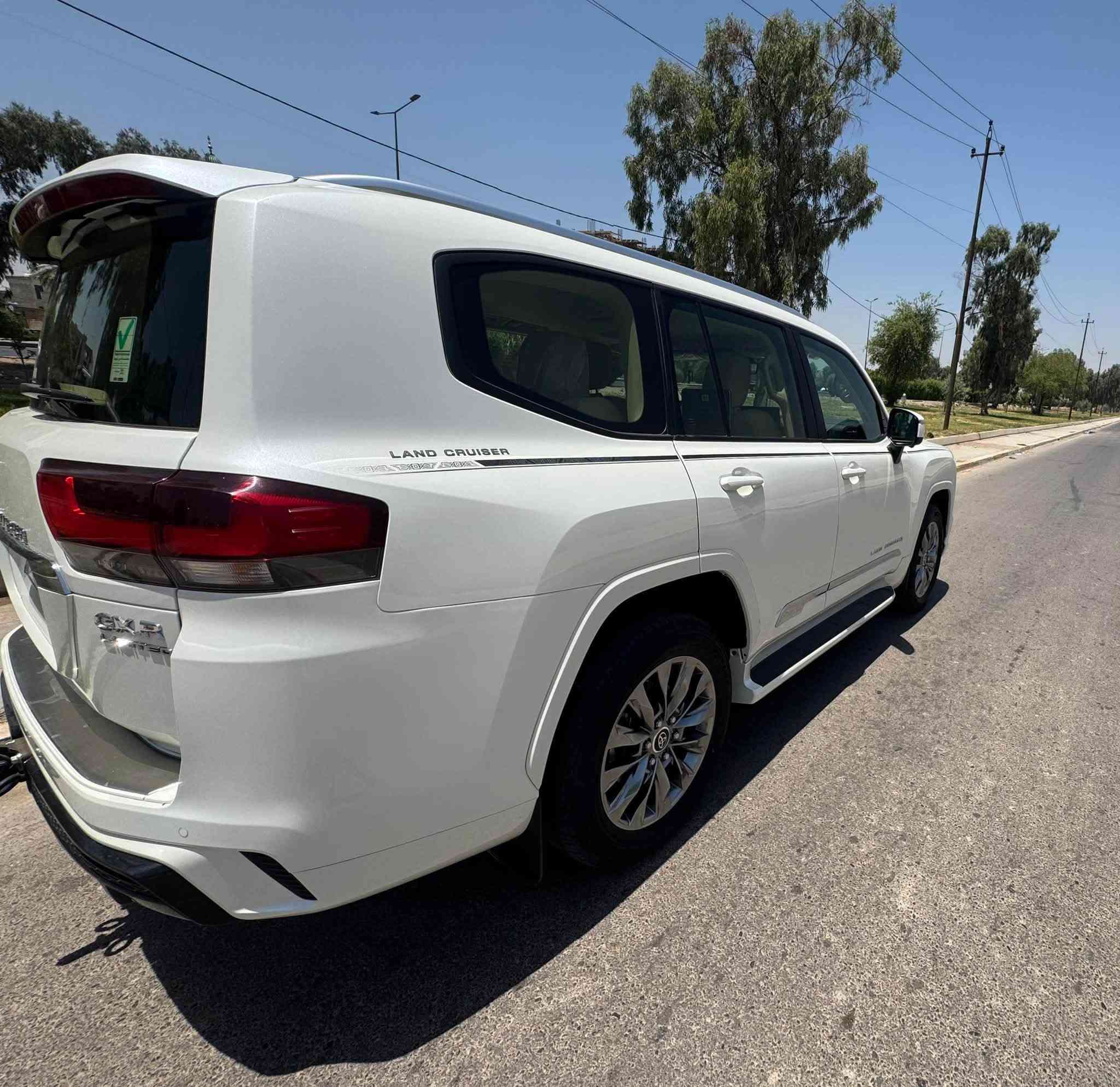 السلام عليكم 🤍
لاندكروز GXR  لمتد 2024 
 وكالة ساس ✅
المسافه المقطوعه 12 الف KM
بعدها داخل ضمان الوكالة
محرك 4000 تنفس طبيعي
بعدها بحالة الوكالة 
فول موصفات ❤️
مكفوله كفاله عامه من اي شي
رقم بغداد بسمي تحول مباشر 
مكان السيارة بغداد 
غير متواجد على الفيس 
☎️ ***********
