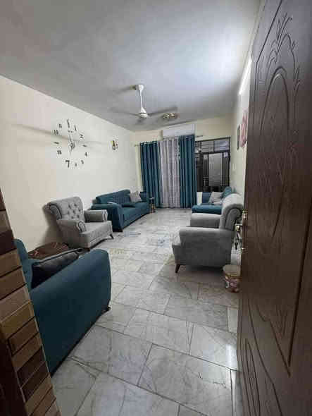 #دارللبيع
المساحة 80م 
الواجهة 4×20
يحتوي على 
مدخلين
صالة ومطبخ 
خدمات صحية عدد 2
وغرف نوم عدد 2
الموقع الغزالية شارع البدالة مربع سعاد النقيب 
للاستفسار الاتصال 
***********
او زيارة المكتب في الغزالية شارع البدالة مقابل الكوخ 
مكتب الهندسي للعقار
