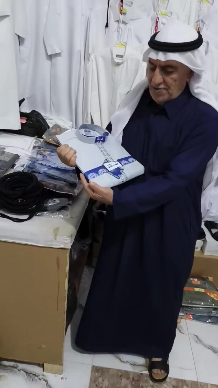 السلام عليكم تم وصول الكلابية الياخة وألوان مختلفة وأحجام إلى ٦٢ سعر ١٣ ألف قطن خالص العنوان سوق الحضرة مقابل علوة عنه المركزية قيصرية النقيب بجانب حمادة الخياط


**إذا كنت صاحب هذا الإعلان وتريد حذفه لأي سبب، رجاءا أرسل رسالة إلى الدعم الفني**