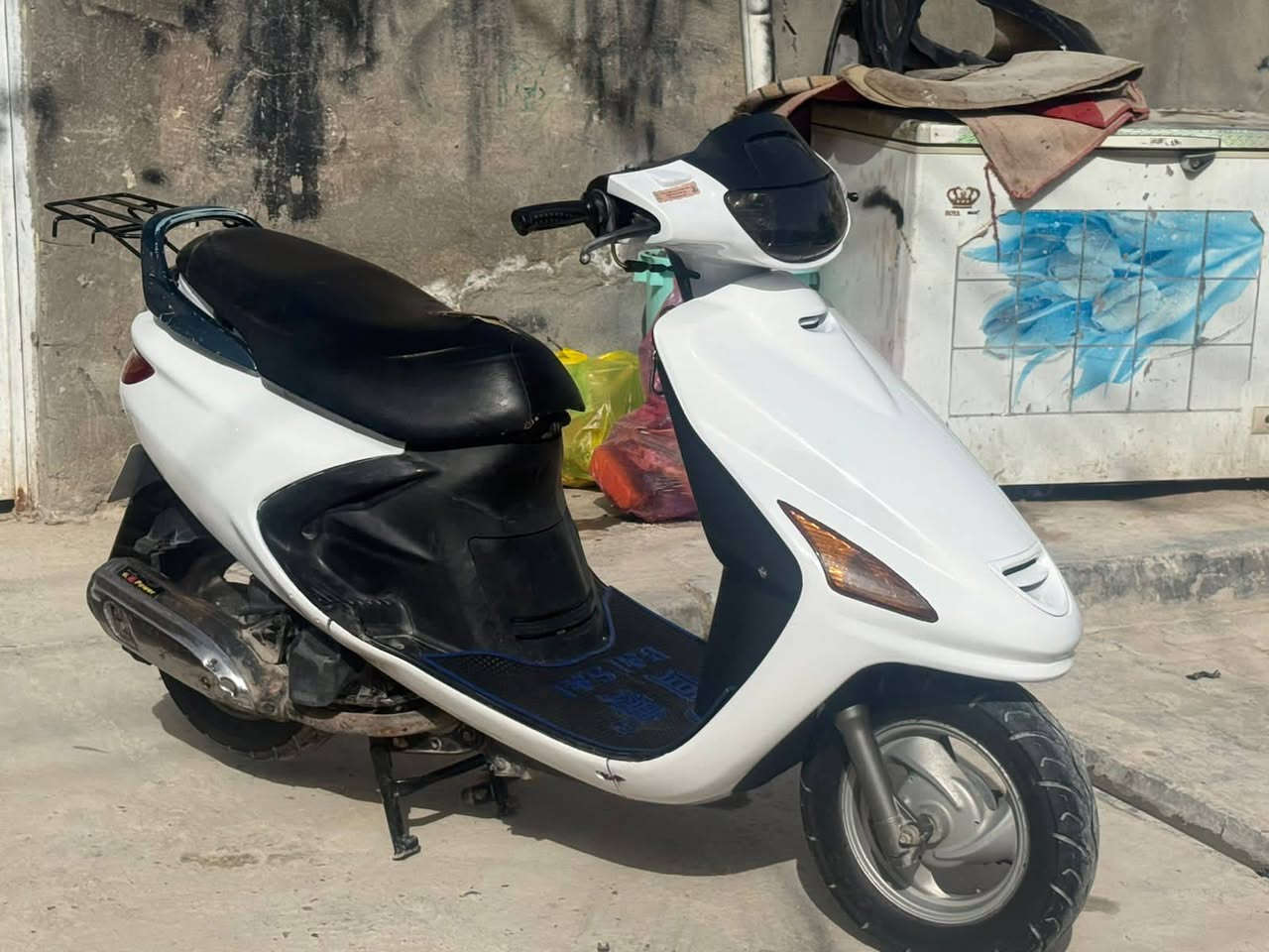 فراشه حاويه محرك ما مفتوح كهربائيات كله شغال مكان نجف السعر 500اوبيه مجال ***********
