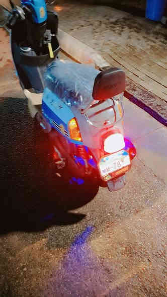 سلام عليكم دراجه جديده ختم واحد دخل رصاصي حيل وافاه شرع عشرين دراجه برقي مافتوح بيه جديده كله شغله ماكو شي ماتشتغل بيه *********** السعر 900 وبيه شي بصيط
