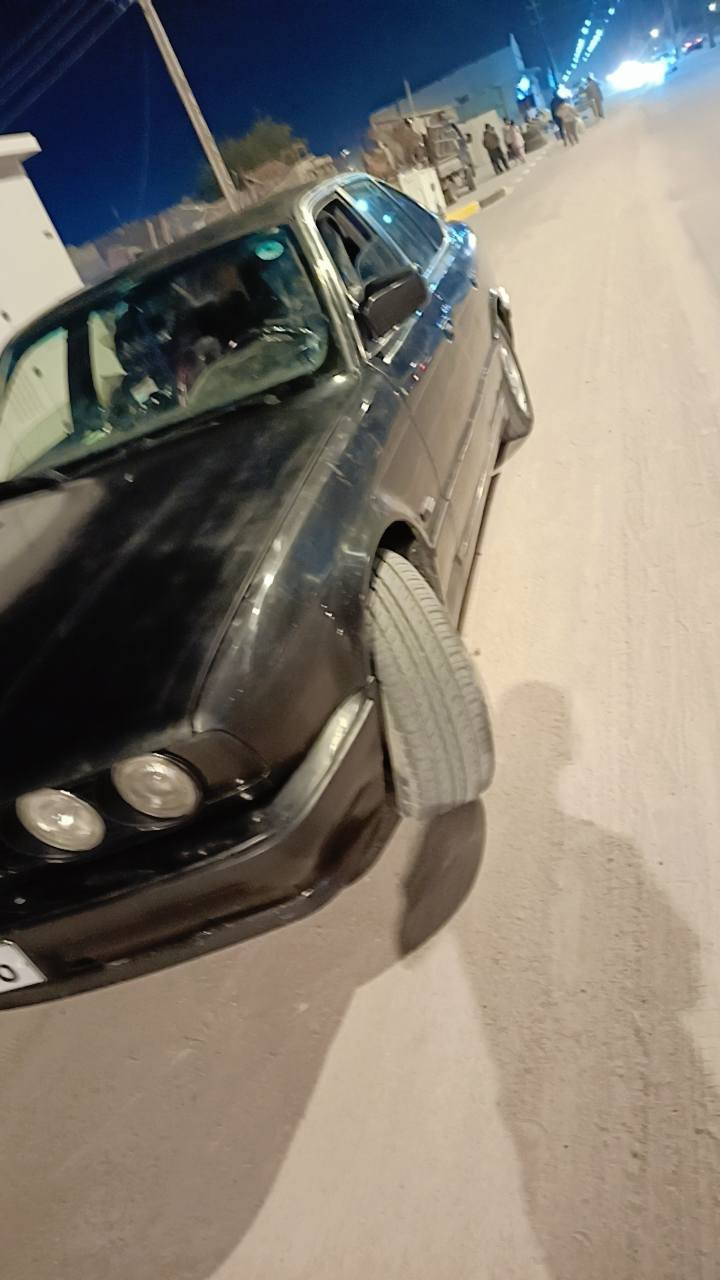 سلام عليكم ورحمه بي ام موديل 1991 رقم بغداد سنويه ما منتهيه  راعيها بل بصره مكينه مسكر  مابيها ضربه وما مصبوغه عام بيها مكانات صبغ  السعر 50 وبيها مجال  مكاني أبو لخصيب *********** البصرة, العراق
