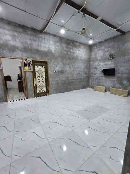 سلام عليكم بيت للبيع
المساحه 150 متر 

طابو زراعي سند 25 مكاتبه وكاله مكاتبه نسخه من الطابو 

يحتوي البيت على 2غرفه نوم و صاله
 ومطبخ 
وصحيات 
وكراج ..حديقه
جميع الخدمات متوفره 

العنوان
ابي الخصيب الطريزاويه 

السعر70 و بي مجال للاستفسار تصل ***********
