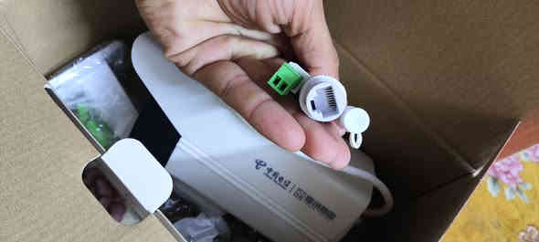 كامرة مرقبة من شركة تلكوم
تعمل بل ذكاء الاصطناعي تعرف على الوجه 
رؤية ليلية تعرف على رقم السيارة 
للاستفسار خاص او ***********
