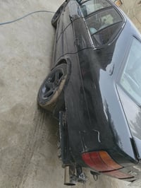 السيارة ٥٢٥ مسكر  اصل  عليها تعديل كامل ٥٤٠ يعني تفتح البنيد ماكو اي ش...