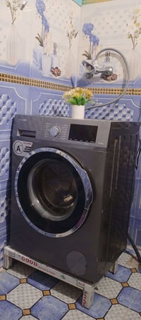 غساله اوتوماتيك نضيفه 9كيلو سعرها 250وبيها مجال قليل لاستفسار 07732732...