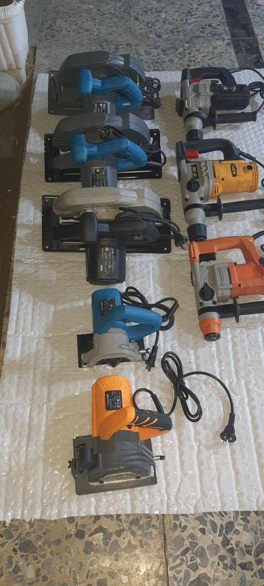 عندي هاي شروة كامله تنباع ٨ قطع مثل ما موضح بالصوره ومقطع الفيديو سعره ٣٠٠ الف كلهن شلع بضاعه باله استراليا اصلي نظيفه جدا شرط الشغل لا مفتوح ولا مصلحه بلاديه للإستفسار الاتصال على الرقم *********** او على الخاص
