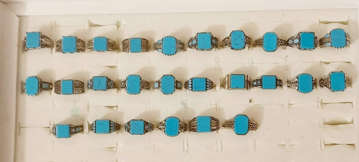 محابس فضه 925 شرط فضه العدد 26 خاتم سعر القطعه 15 الف شرط غير ملبوس اسعار نهائيه الي عنده محل وعلى باب الله يكدر يسترزق بيهن مكاني بغداد الدوره


**إذا كنت صاحب هذا الإعلان وتريد حذفه لأي سبب، رجاءا أرسل رسالة إلى الدعم الفني**