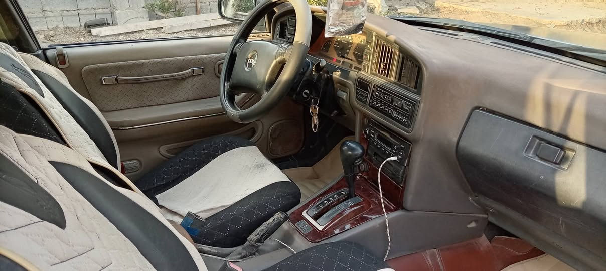 بروكهام سيارة بلادية موديل 94تخم تاير حدادية جديدة كير اوتوماتيك ومكينة مكفولة شواصي جديدة كهربائياتها شغالة تبريد ثلج سعر 35 وبيها مجال عنوان بابل محاويل  ***********
