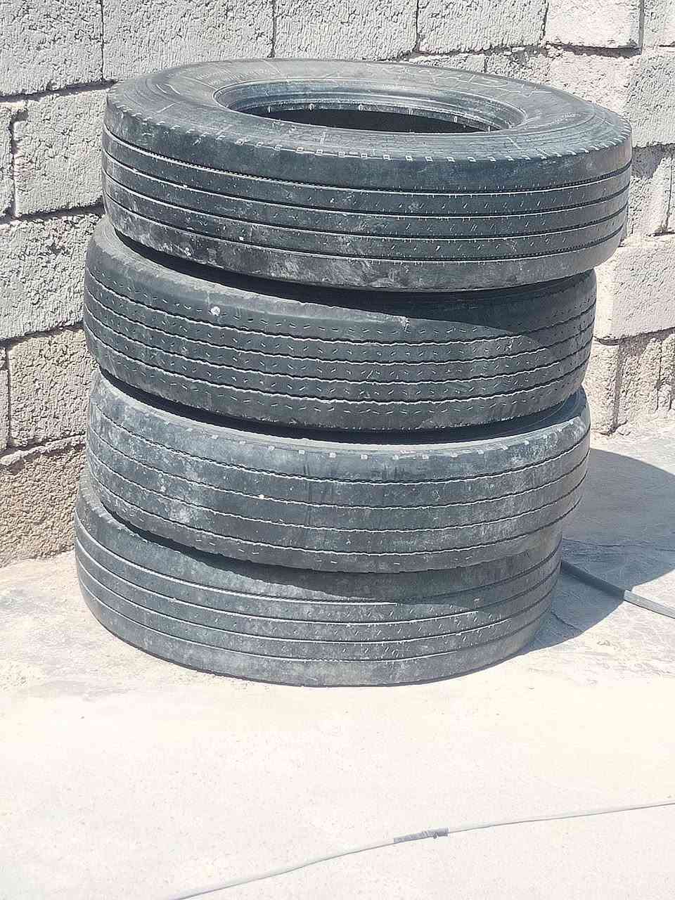 تأيرات للبيع سعرهن 125 زوجين} ***********
