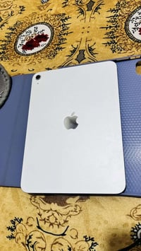 ايباد 11 ذاكرة 128 بطارية 100 نظافة فول مستخدم فقط شهرين   السعر 500 و...