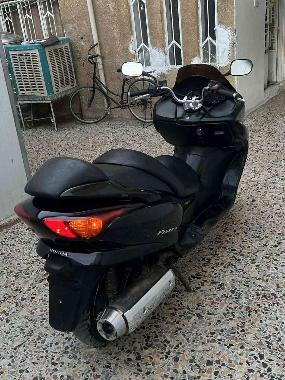 فورزا بصمه صفر ثمانيه عميه بلادي دراجة كامله مابيه اي نقص كهربائيات كله شغاله اوراق موجوده السعر 
٩٥٠ الف مكان بغداد مدينه الصدر ***********
