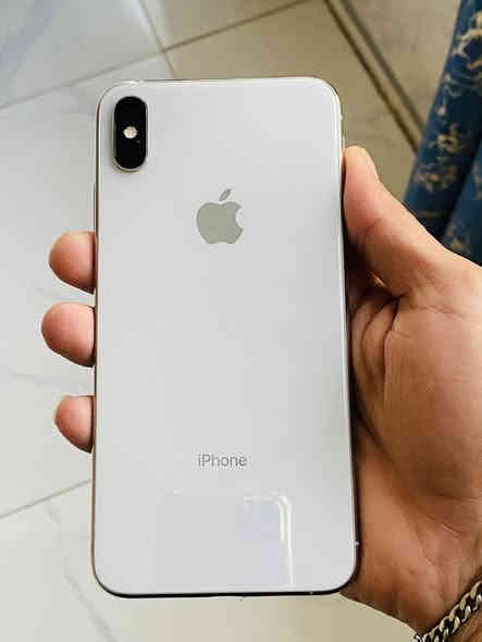 ايفون اكس اس ماكس 
للبيع مبدل فقط شاشة نوعية زينه ذاكرة 64 وبطارية 77 الاصلية سعر الجهاز 200 وبي مجال 
مكاني ناصرية شارع بغداد 
***********
