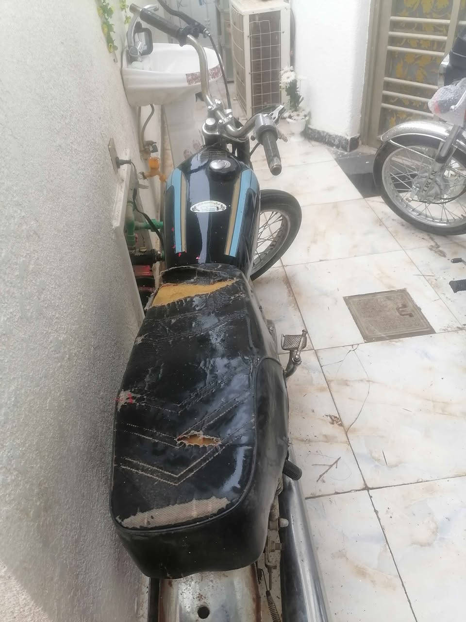 دراجه عاطله بدون اوراق العنوان كربلاء ملحق الفارس *********** كربلاء, العراق
