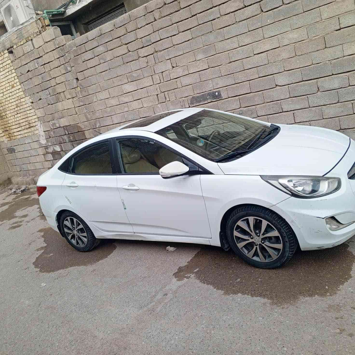 السلام عليك اكسنت موديل   2014 
خليجي سياره مكفوله من صبغ وضربه فقط مبدل باب العبري بالصدر
سنويه 2027
سياره جاهزه 
 حداديه تخم تاير  
مكينة 1600 دوش
سعر 95 وبيها مجال قليل 
*********** البصرة, العراق
