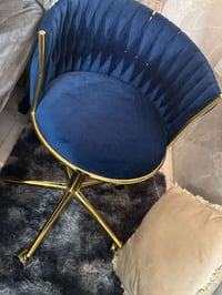 كرسي كلش قوي مزاد من 10 الف والي يريد سعره يتواصل واتس 07772448881