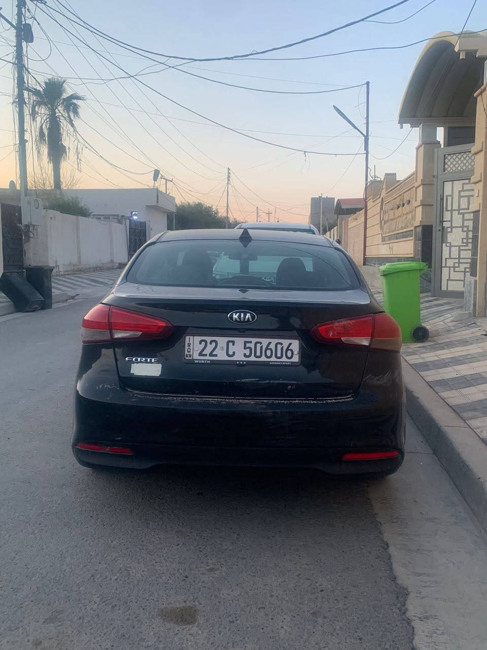 السلام عليكم
للبيع بسعر مناسب جدا 
كيا فورتي موديل ٢٠١٧ امريكي رقم دولي بسمي  سنويه  جديده  هزه جديده كير ومحرك شرط محرك ٢٠٠٠ دوش المرغوب ضرر بيها قطعه وحده سياره ناعمه وجديده 
المواصفات 
كروز سرعه 
كير ٣ انظمه
كشنات هيتر
هواي مواصفات ميحتاج اذكرها 
يرهم بيع ويرهم مراوس بكامري 
***********
,السعر ١١٢ وبيها مجال بسيط
