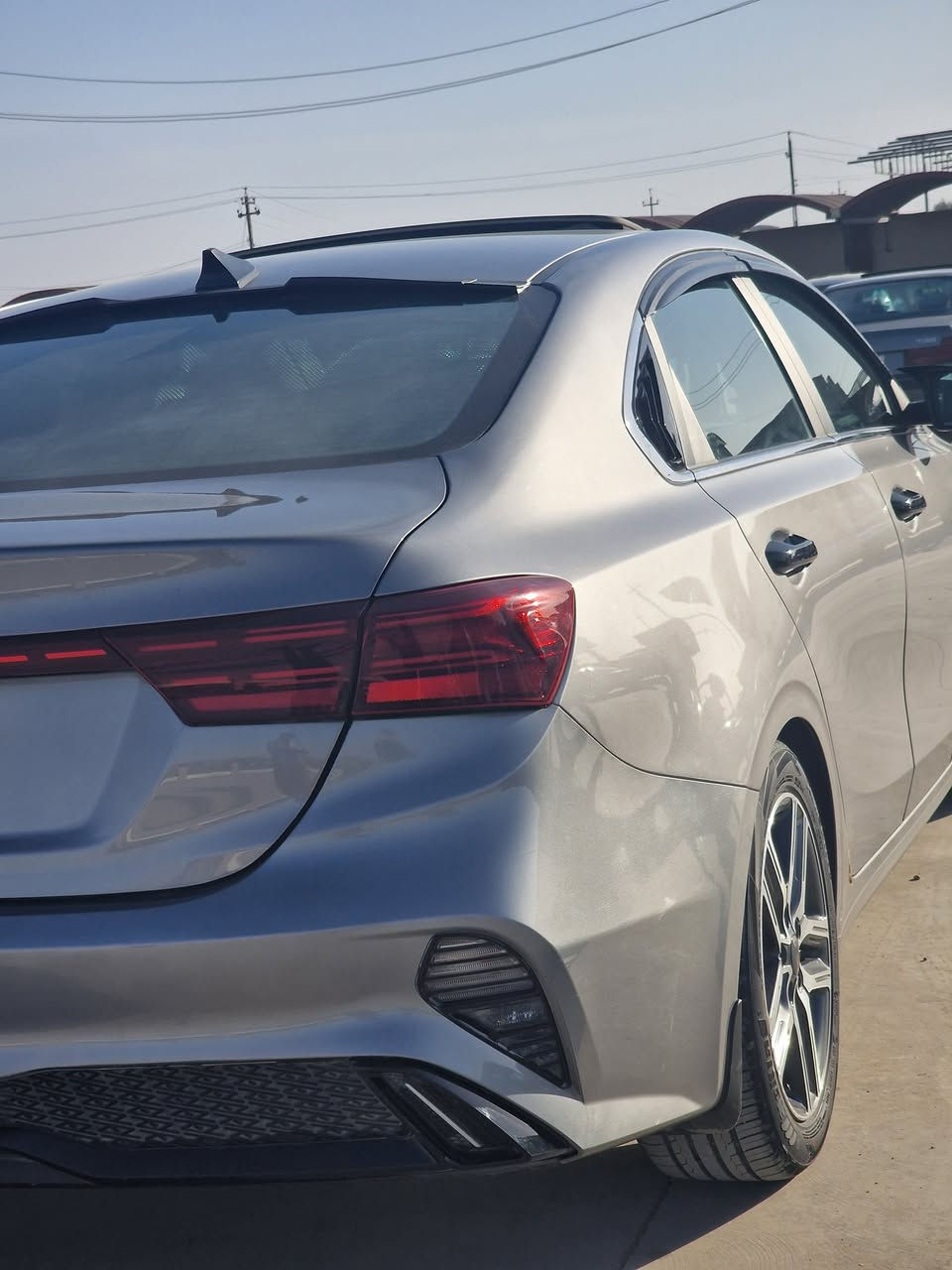 – كيا فورتي 2023 أعلى فئه  (واحد على واحد)
🔹 محرك 2000 DOHC
🔹 فتحة سقف
🔹 تبريد وتسخين مقاعد
🔹 رادار أمامي وجانبي
🔹 بصمة تشغيل + ترحيب عند الاقتراب
🔹 تشغيل عن بُعد
🔹 3 مودات للقيادة
🔹 هند بريك كهربائي
🔹 Auto Hold
🔹 السيارة منفيس 
💎لايت زينول 3 عدسات 
💎شحن لاسلكي 

⚠️ تفاصيل الحادث:
– السيارة صبغ 4 قطع
– باب خلف السكن
– جاملوك خلفي
– جاملوك أمامي
– بدون دواخل – بدون إيربكات

📌 سعر السيارة 165  وبيها مجال بسيط 
📍 الموقع: القيارة _ قرية ازهيليله 

📞 للاستفسار: ***********
