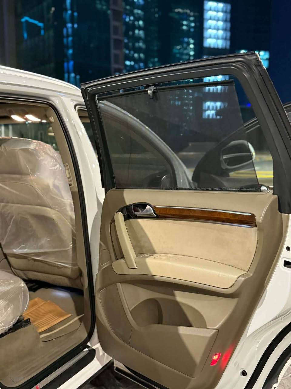 بيع سريع فقط ارخص وانضف واجدد اودي بلعراق 
اودي Q7 S-line Quattro 2012 فول مواصفات ١/١

خليجي وكالة شركة سردار ضمان دولي بصمتين
-----------------------------------------
تم تنزيل لسعر  125 ورقة وبيها مجال بسيط
——————————————————————
مكاني اربيل  *********** يوجد واتس اب
-----------------------------------------
محرك سته سلندر V6 3.0L سوبر چارچ بنزين 
-----------------------------------------
سيارة حيل حلوة للامانه جديدة ماشالله
سيارة مكفولة بدون صبغ فقط مكان بارد صغير
----------------------------------------
مواصفات كلش هوايه
{ 5 بصمة - دبل پانوراما - رادار - ثلاث بردات بلاد - داخل بيجي - صندوق كهرباء - ٣ پردة - ماوس - ٧ راكب - كشنات تدفئة و تبريد - كشنات جلد - كشن و ستيرن كهربا و خزن - سيدي بوكس - تبريد مركزي - كامرة خلفية - حساس خلفي و امامي - لايت ليد - ڤوليوم - تحديد سرعة - وبعد هواي كلش مواصفات متخلص )
------------------------------------------

سنوية ورقم جديد تحويل غرامة بشرط
يوجد فديو لكامل تفاصيل لسيارة أربيل, العراق
