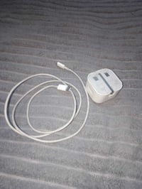 شاحن ايفون • اصلي