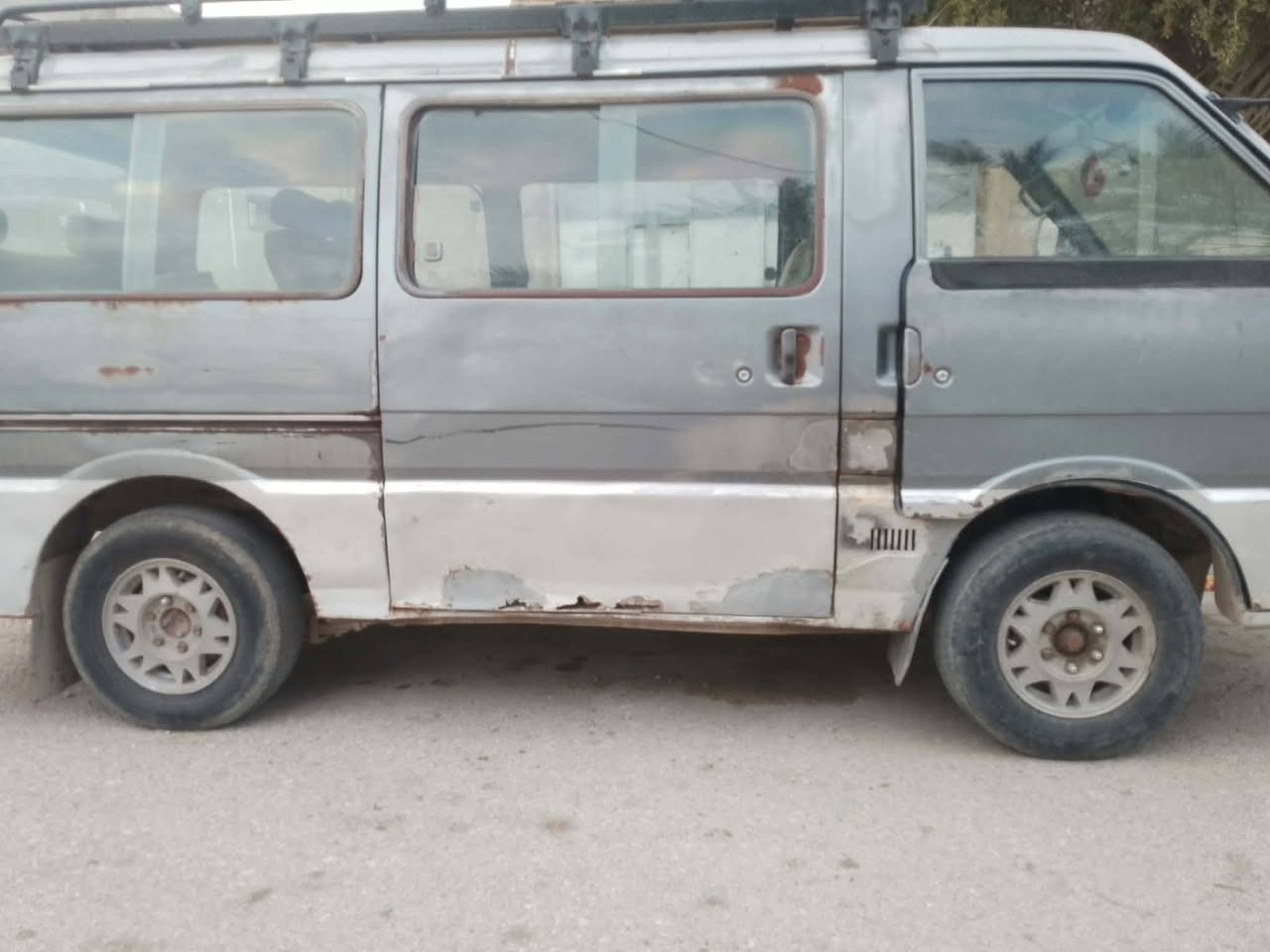 السلام عليكم كيه بسته للبيع موديل 94 كير محرك اكسل خير من الله سنويه 24
العنوان ديالى بلدروز  سعر 28 وبيها مجال 
اتصال على الرقم ***********
