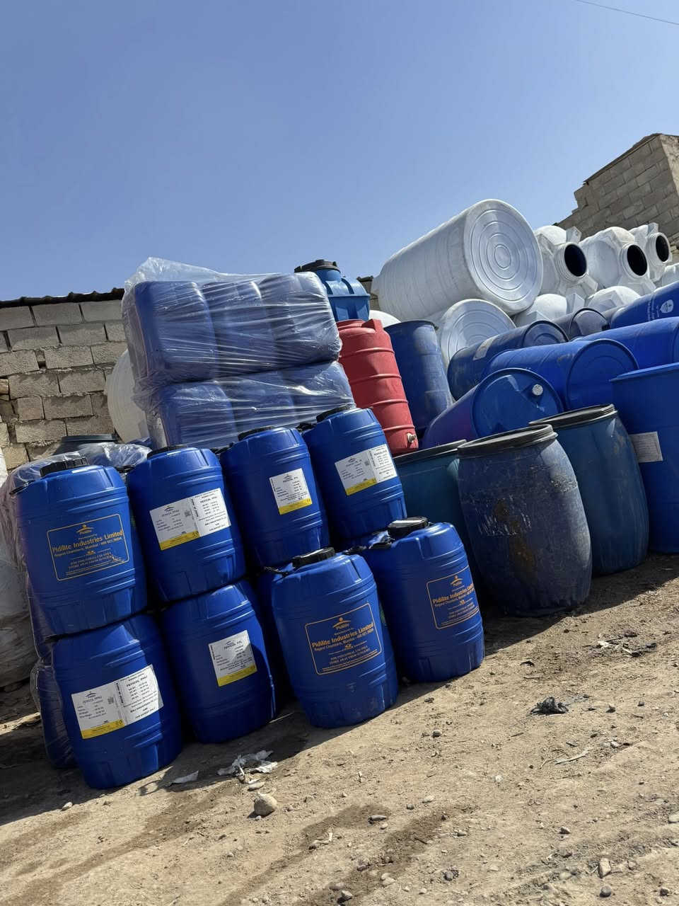 جميع انواع المقطورات و براميل نفط ناليلون اسعار منخفضا. للتواصل ***********. العنوان كراج بغداد مقابل بانزيخانه سكله المصطفى
