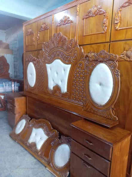 غرفة ٥باب ملحق صاج شغل مرتب جاهزة جدا نظيفة السعر ٦٥٠قفل تواصل خاص ***********
