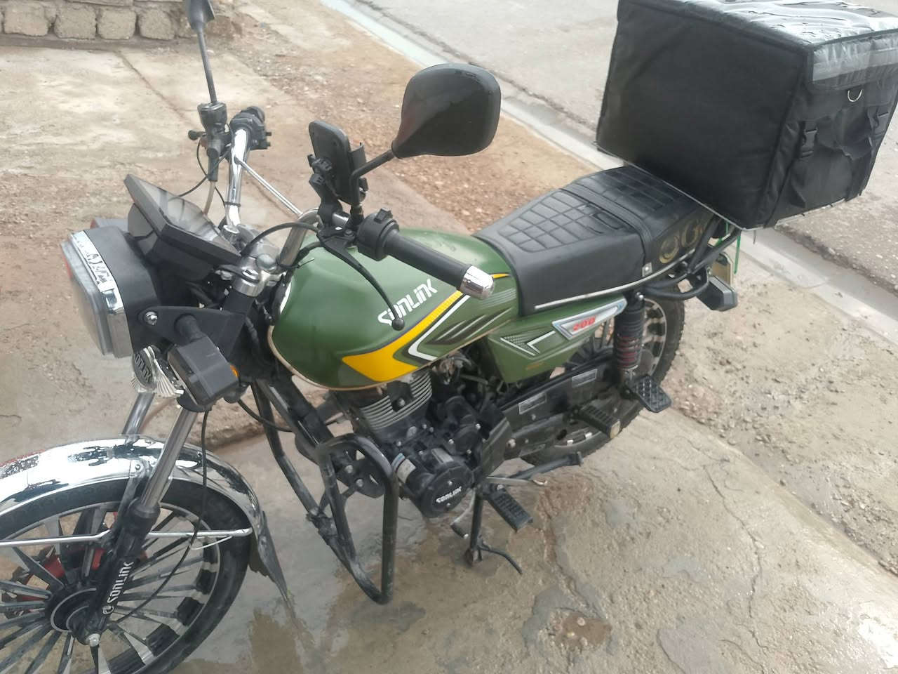 سونك 25 ختم نضيفه شغاله بالكامل
اوراق ماشيه 1001 السعر 750 وبي مجال 
الخالص هبهب 
***********
