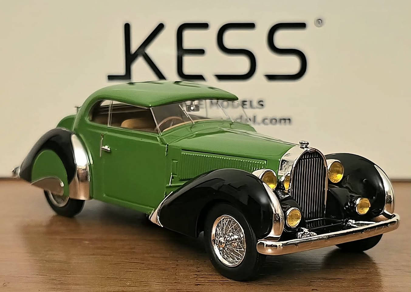 Bugatti Labourdette T57 Vutotal Coupe 1936 1/43 Kess.


**إذا كنت صاحب هذا الإعلان وتريد حذفه لأي سبب، رجاءا أرسل رسالة إلى الدعم الفني**