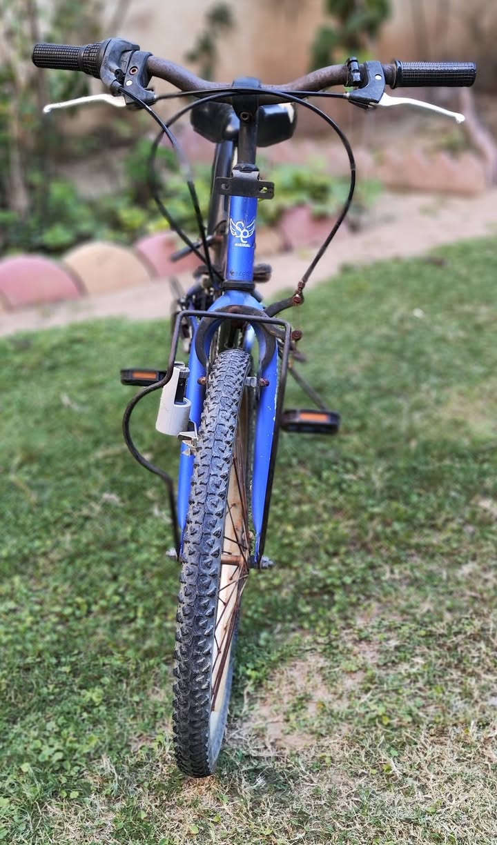 للبيع بايسكل 🚲 حجم 22 السعر 65 للستفسار الاتصال على الرقم ***********

