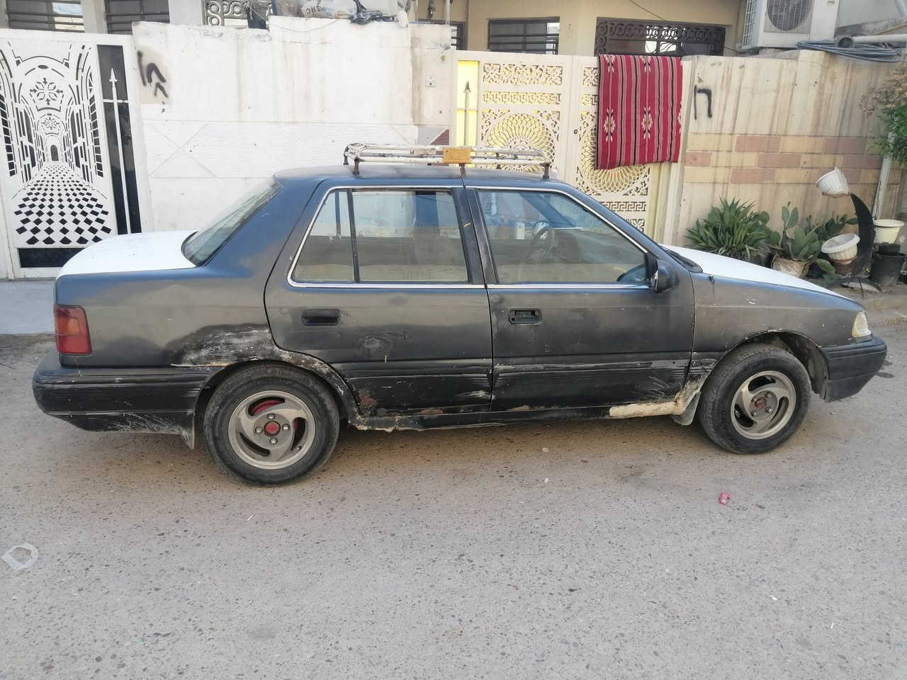هوند اكسلاة  موديل 1993  كير و مكينة كفلا والسيارة مثل مو اضح بلصور  فقط وتساب السعر ١٨ وبيهة مجال  ***********

