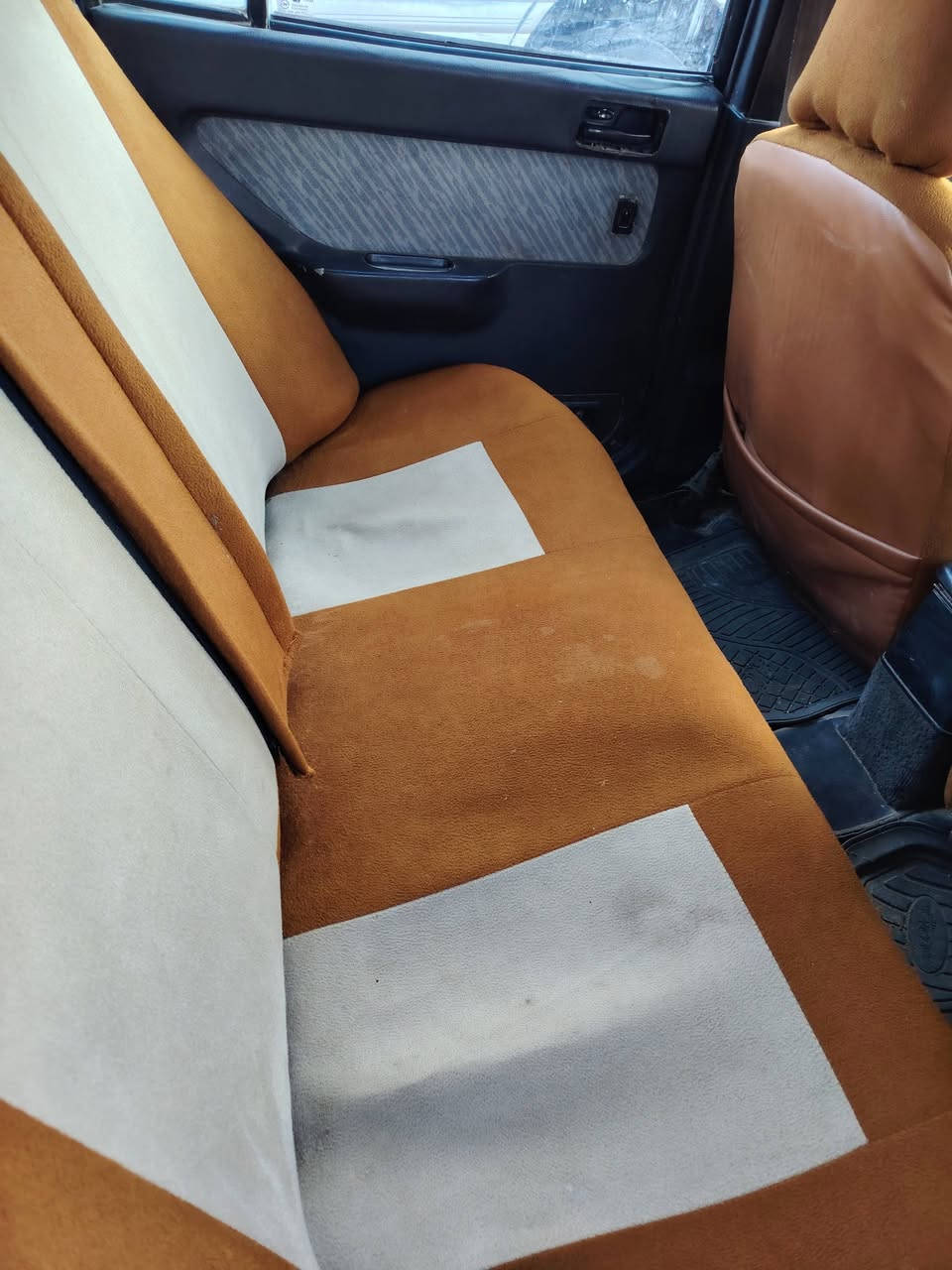 السلام عليكم النترا دمعه 1994 رقم بغداد انكليزي سنويه ل 27 بسمي مكان السياره ديالئ  السعر ٣٤ رقمي ***********
