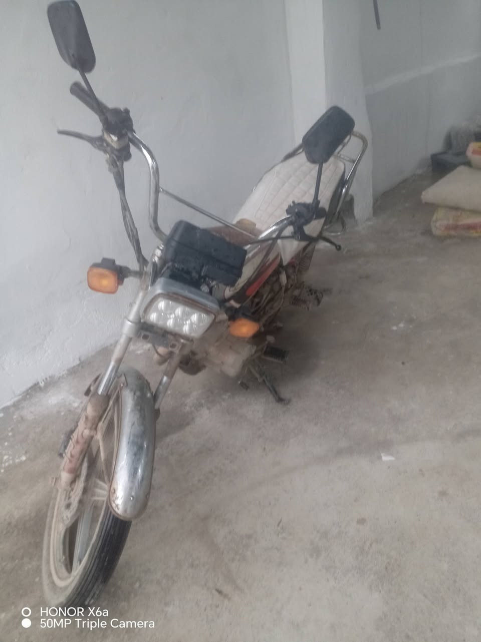 السلام عليكم ماطور سيفان موديل 2020 محرك نضيف السعر. 225 رقم الموبايل ***********
