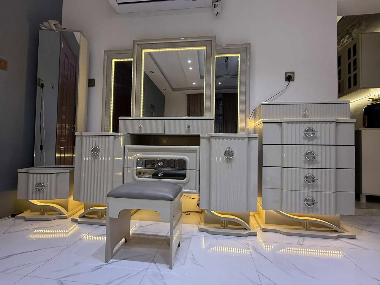 للبيع نهايته مليون ٦٠٠ بغداد. كاضميه


**إذا كنت صاحب هذا الإعلان وتريد حذفه لأي سبب، رجاءا أرسل رسالة إلى الدعم الفني**