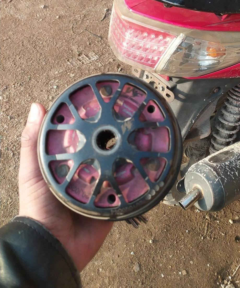 سلام عليكم كلج سكنس WF للبيع السعر 65 وبي مجال مستعجل على بيعته شراي اتصل.***********
