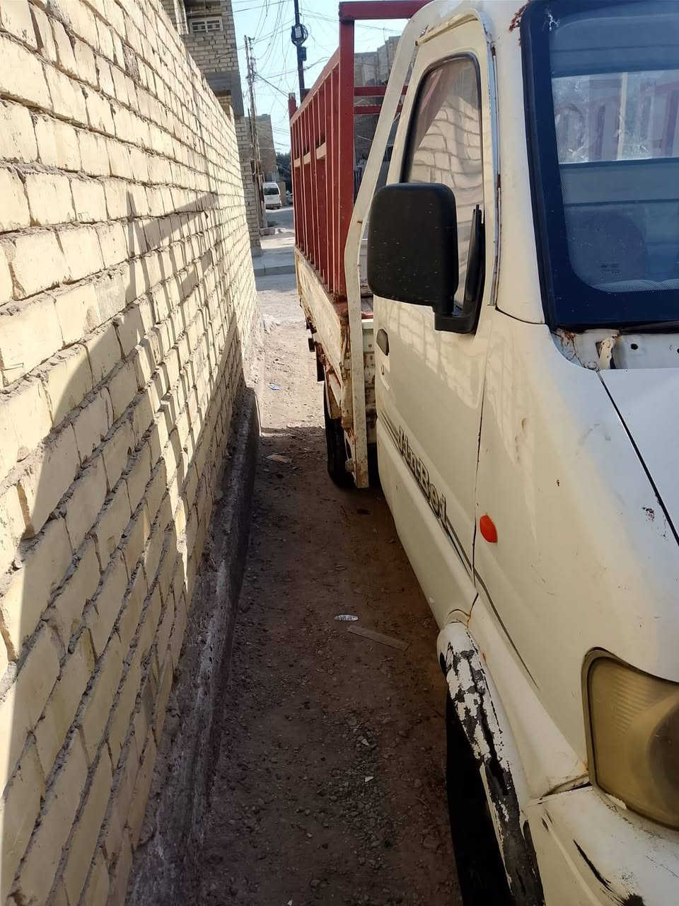 السلام عليكم للبيع سياره بيكم موديل 2013 محرك وكير بنكو كاز رقم بغداد صدامي راعيها مواصله اتعهد سرقه وعشائر سياره جاهزه معده مكينه بيها خيط تبخير سعر 13$وبيها مجال مكان بغداد ***********
