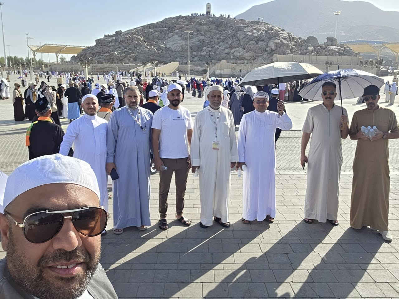 اليوم السبت كانت لقافلة معتمري شركة رياحين طيبة مكتب الفلوجة جولة لمزارات مكة المكرمة وتضمنت جبل ثور ، جبل الرحمة ، موقف عرفات ، مشعر مزدلفة ، مشعر منى ، جبل النور .
ولابد ان تكون رياحين طيبة مميزة عن غبرها فقد اصطحبنا المعتمرين لزيارة مسجد الحديبية والاطلاع على آثار مكان صلح الحديبية وبيعة الرضوان 
ثم توجهنا الى معمل الملك عبدالعزيز لتعبئة ماء زمزم لضمان راحتهم 
ولا زلنا مستمرين باستلام جوازات رحلة الشهر السابع مع فضيلة الشيخ طارق حميد 
الفلوجة/الحي العسكري/مقابل جامع سيدنا الحسين 
او الاتصال على الأرقام التالية 
*********** ــــ ***********
